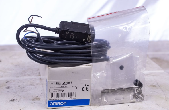 Cảm biến quang Omron E3S-AR61 2M