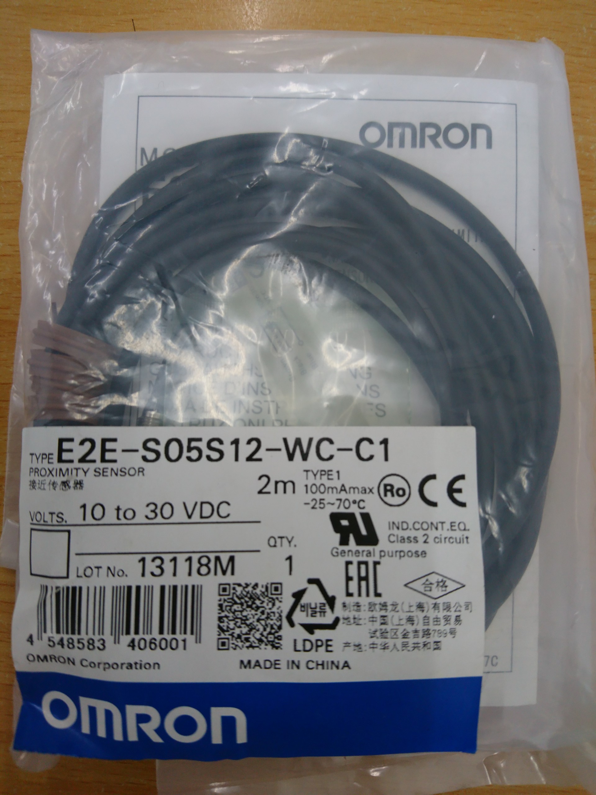 Cảm biến tiệm cận Omron E2E-S05S12-WC-C1 2M OMS