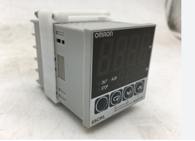 Bộ điều khiển nhiệt độ Omron E5CWL‐R1P‐AC100‐240