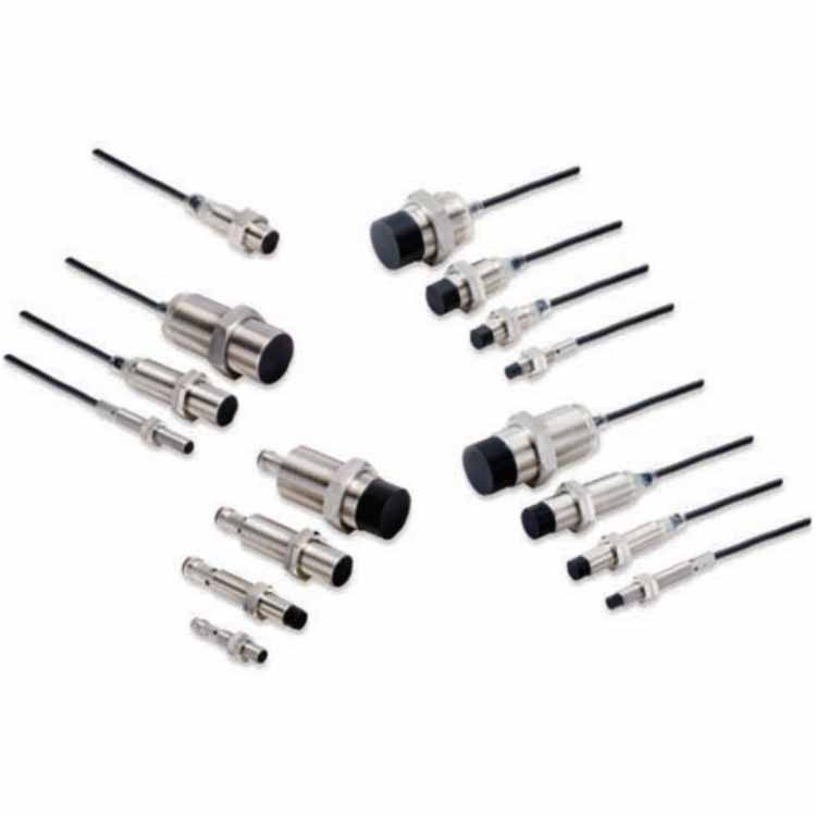 Cảm biến tiệm cận Omron E2A-M12LN08-M1-C2