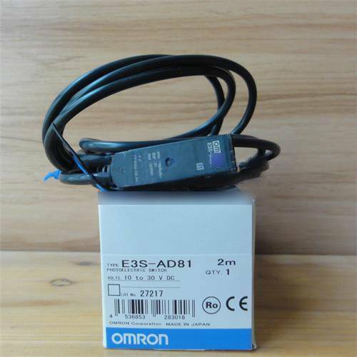 Cảm biến quang Omron E3S-AD81 2M